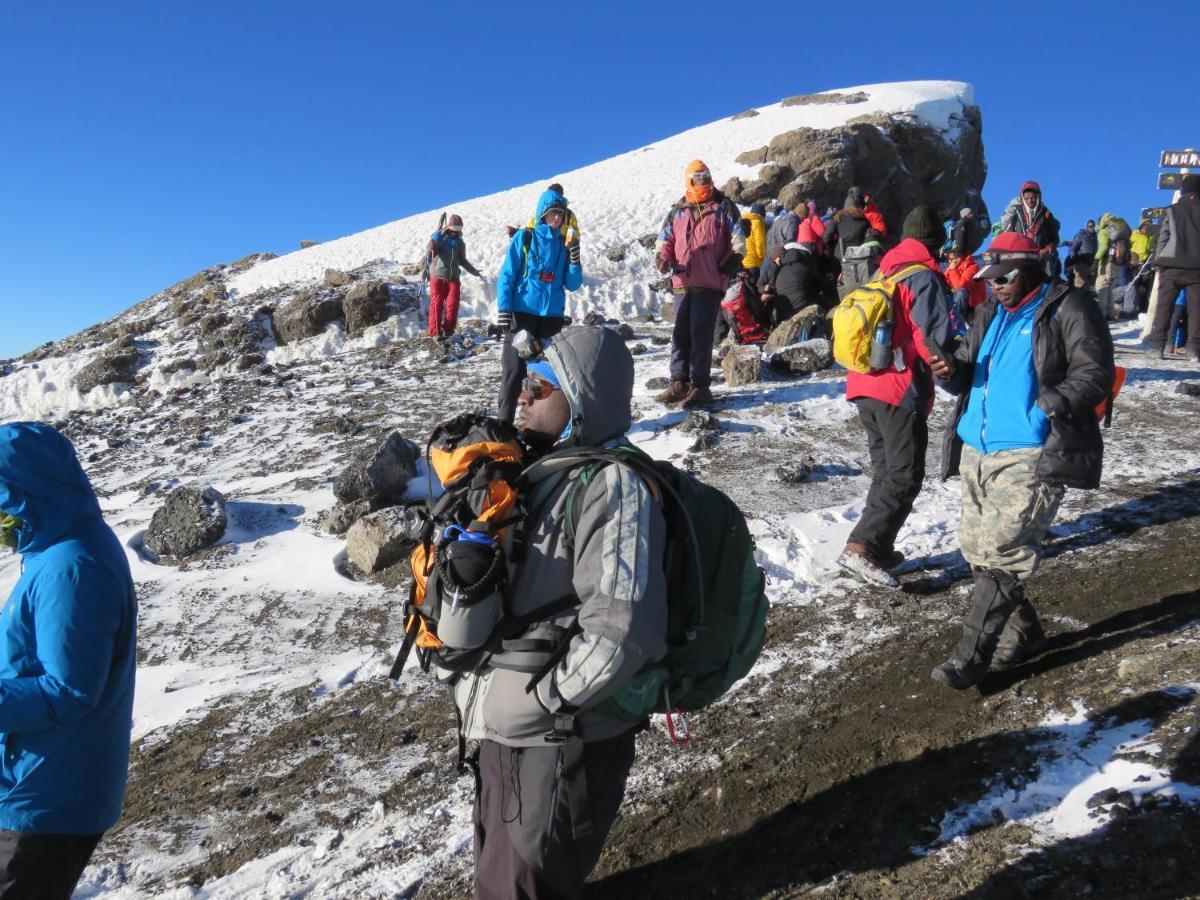 Africa Natural Tours - Kilimanjaro White House Hotel モシ エクステリア 写真